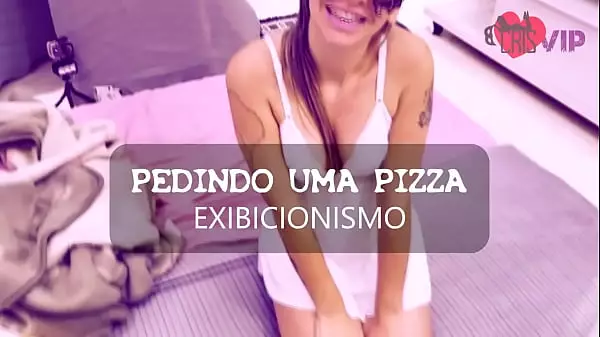 Cristina Almeida Teasing Pizza A Domicilio Sin Bragas Con Esposo Escondido En El Baño, Este Fue Su Segundo Video Grabado En Este Género