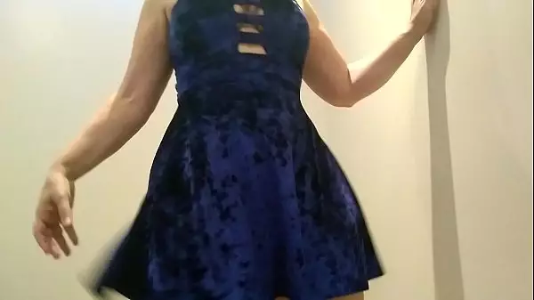 Danza Sensual En Vestido Azul