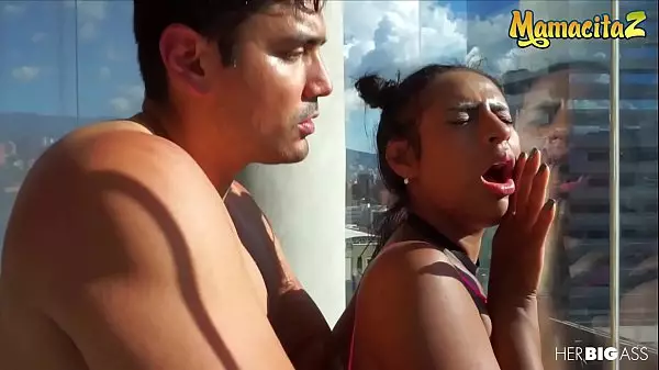 Mamacitaz - #Indira Uma #Mister Marco - Big Booty Colombiana Sabe Cómo Cuidar A Su Papá